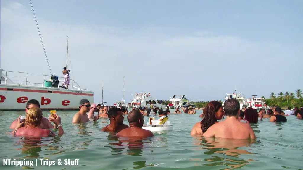 Boat Tour - Snorkelling and Party