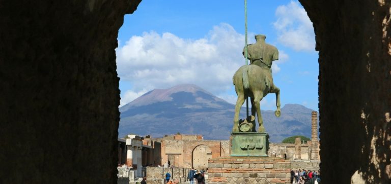 How To Visit Pompeii Like A Real Adventurer