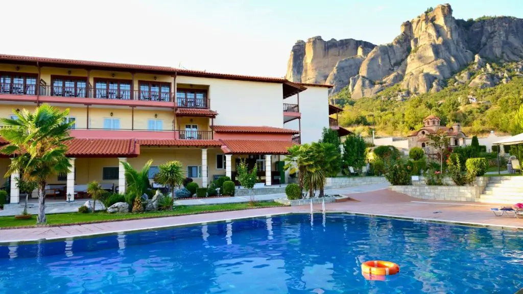 Hotel with Swimming Pool Near Meteora
